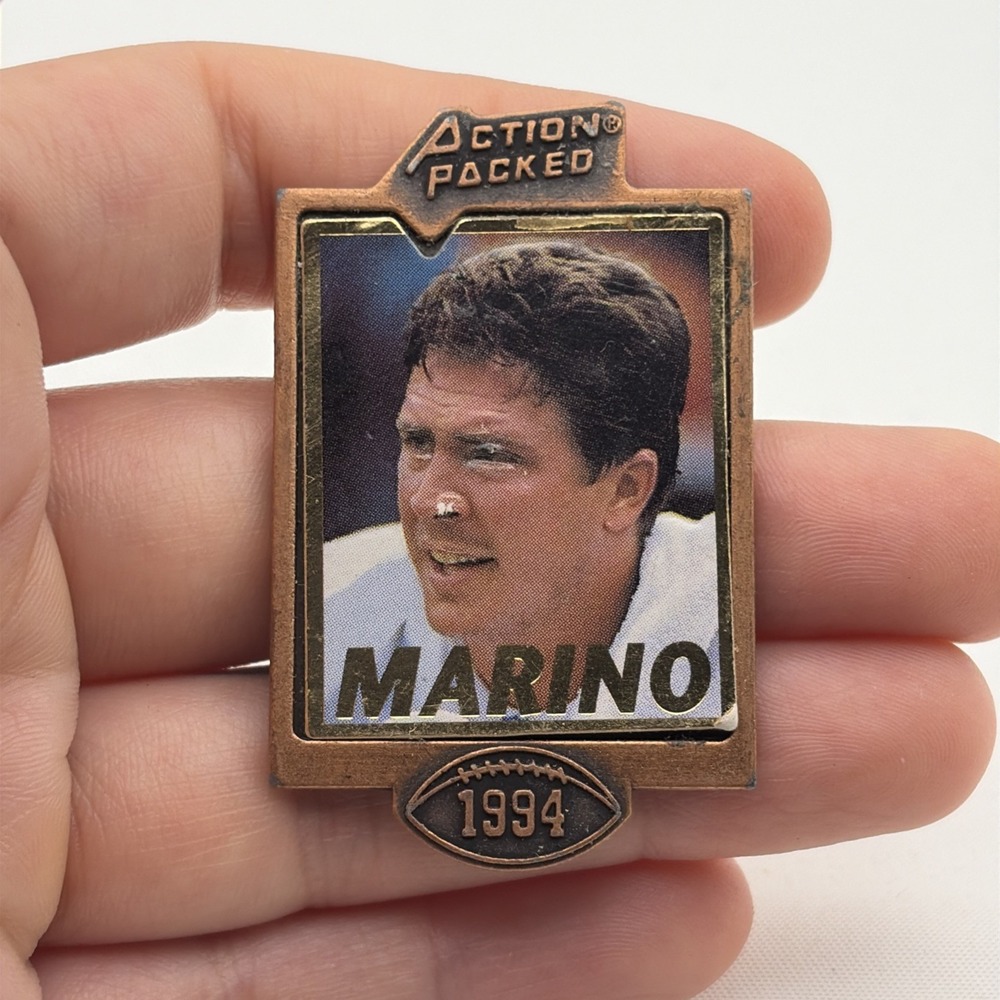 Action Packed Dan Marino Miami Dolphins NFL Football Player Lapel‎ Hat Pin